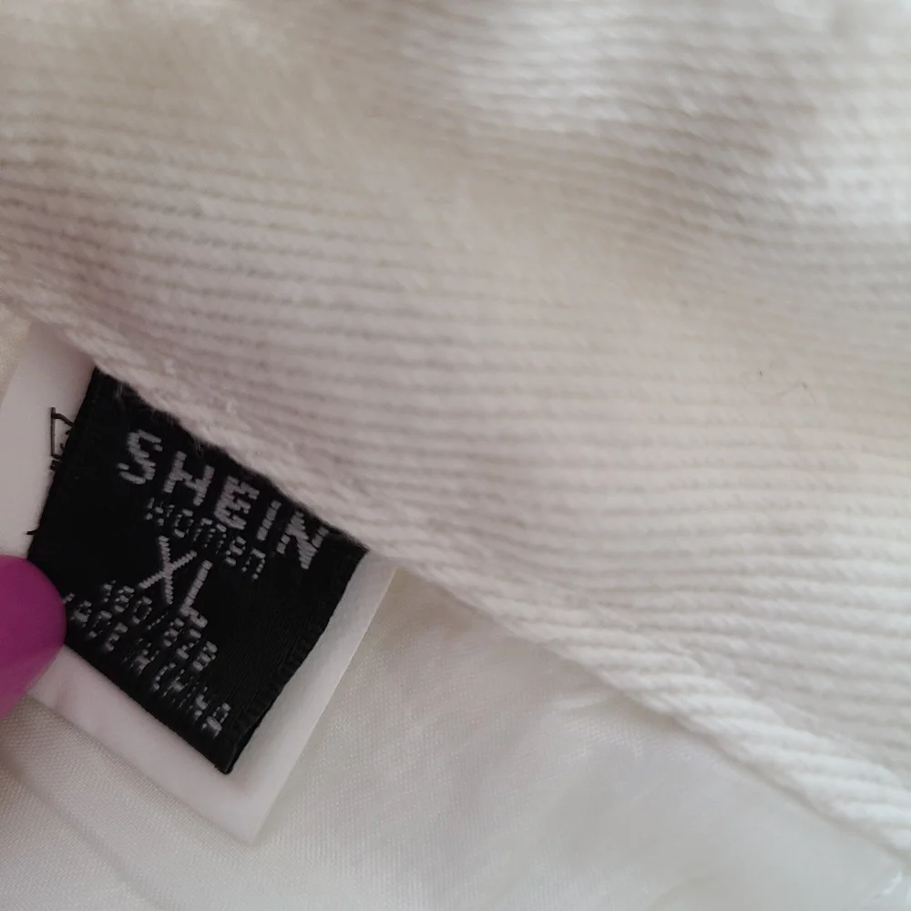 Shein White Raw Frayed Hem Denim Shorts